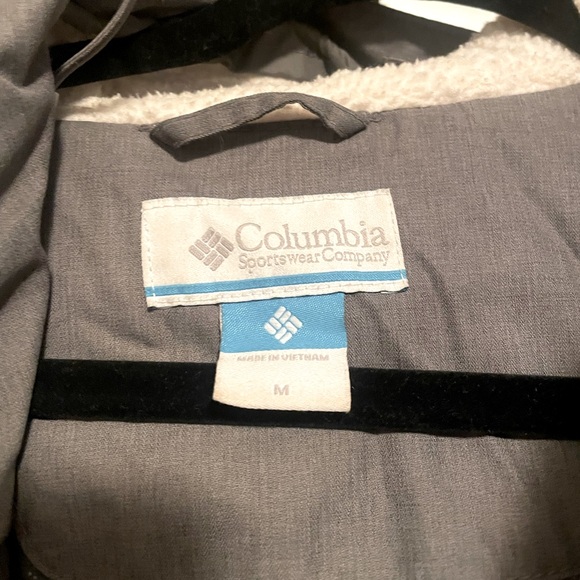 Columbia Women’s Winter Jacket - Picture 4 of 4